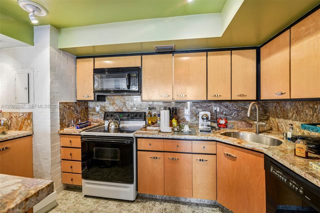 2100 Sans Souci Blvd B706, North Miami, FL 33181