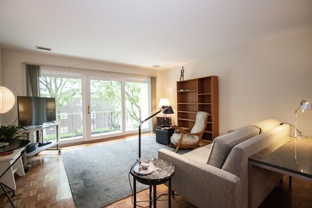 235 Marengo Avenue 3B, Forest Park, IL 60130