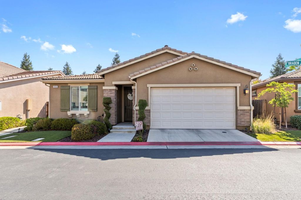 10938 N Braden Way, Fresno, CA 93730