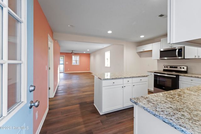 614 Saint Johns Church Road, Hampstead, NC 28443