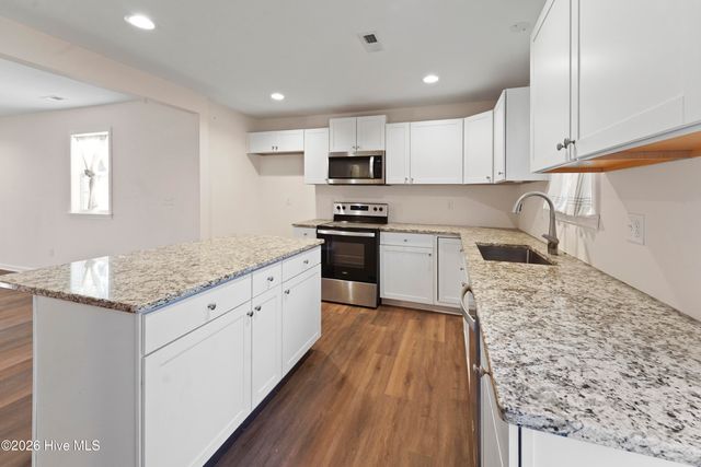 614 Saint Johns Church Road, Hampstead, NC 28443