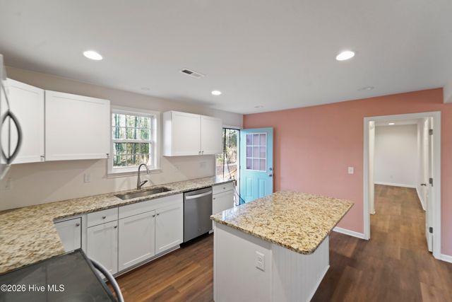 614 Saint Johns Church Road, Hampstead, NC 28443