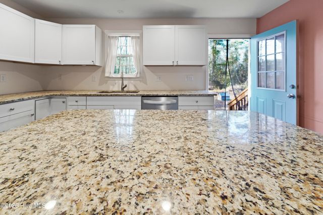 614 Saint Johns Church Road, Hampstead, NC 28443