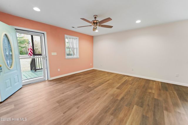 614 Saint Johns Church Road, Hampstead, NC 28443