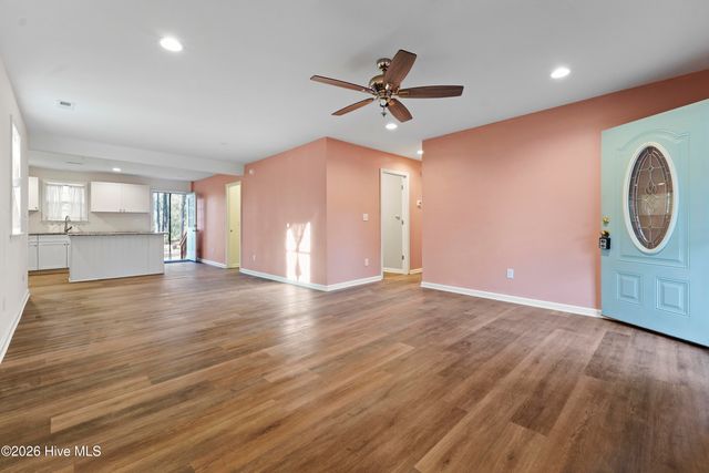 614 Saint Johns Church Road, Hampstead, NC 28443