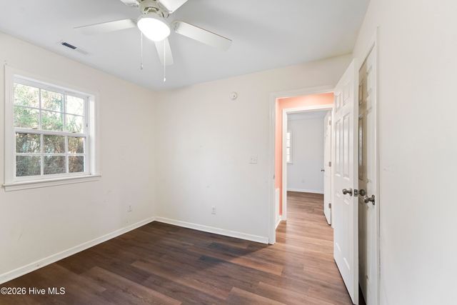 614 Saint Johns Church Road, Hampstead, NC 28443