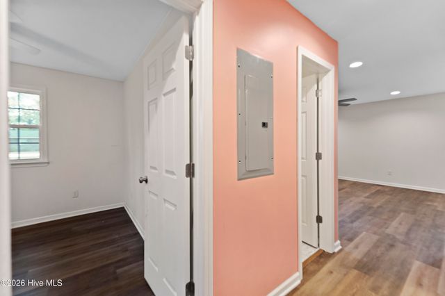 614 Saint Johns Church Road, Hampstead, NC 28443