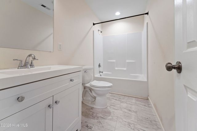 614 Saint Johns Church Road, Hampstead, NC 28443