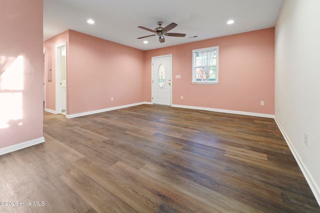 614 Saint Johns Church Road, Hampstead, NC 28443