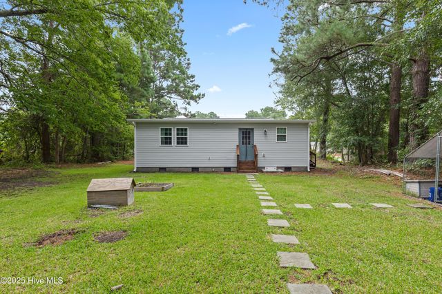 614 Saint Johns Church Road, Hampstead, NC 28443