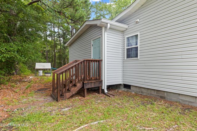 614 Saint Johns Church Road, Hampstead, NC 28443