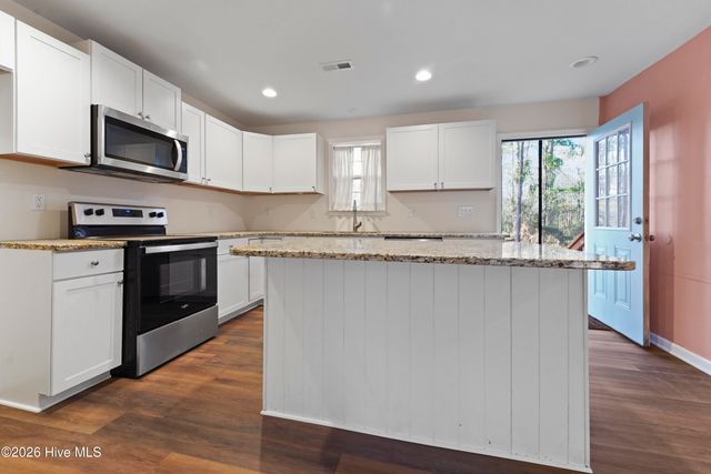 614 Saint Johns Church Road, Hampstead, NC 28443