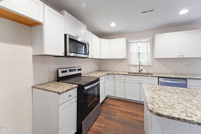 614 Saint Johns Church Road, Hampstead, NC 28443