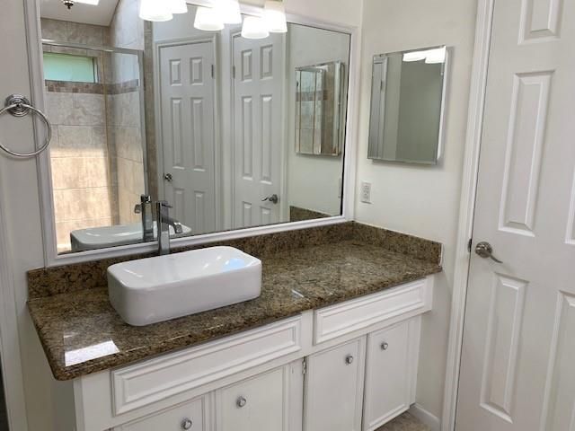 6650 Grove Field Lane, Houston, TX 77084