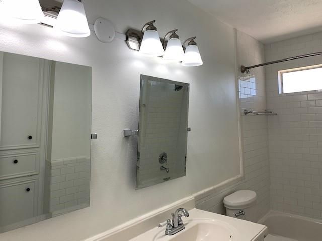 6650 Grove Field Lane, Houston, TX 77084