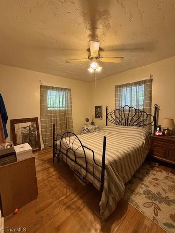 838 Palmer Lane, Winston-salem, NC 27107