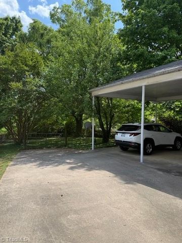 838 Palmer Lane, Winston-salem, NC 27107
