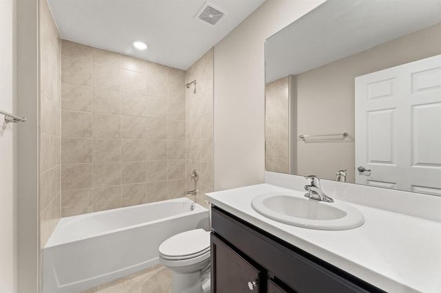 5847 NW Gillespie Avenue, Port St. Lucie, FL 34986