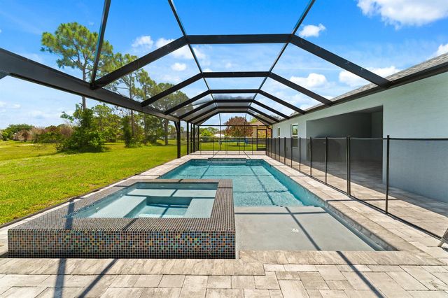 5847 NW Gillespie Avenue, Port St. Lucie, FL 34986