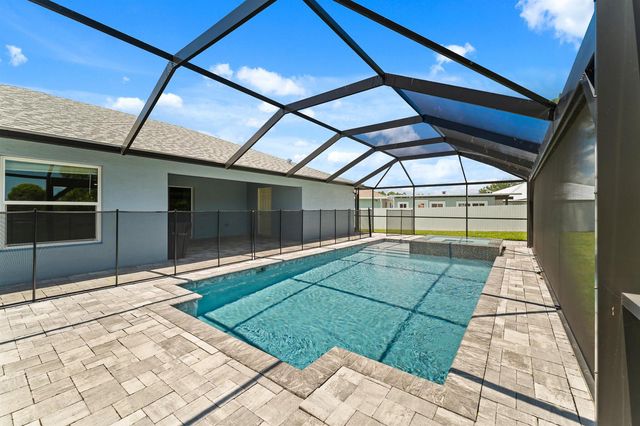 5847 NW Gillespie Avenue, Port St. Lucie, FL 34986