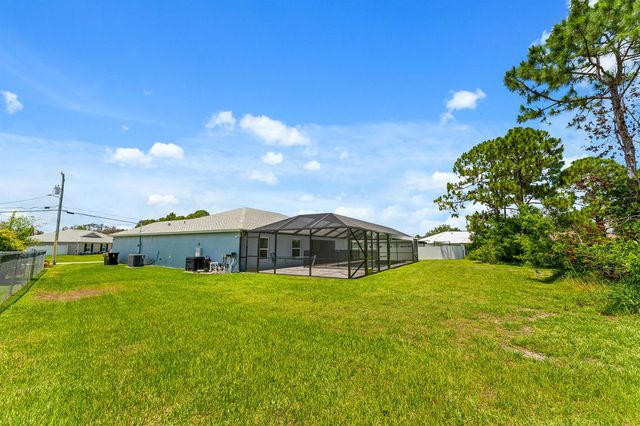 5847 NW Gillespie Avenue, Port St. Lucie, FL 34986