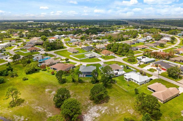 5847 NW Gillespie Avenue, Port St. Lucie, FL 34986