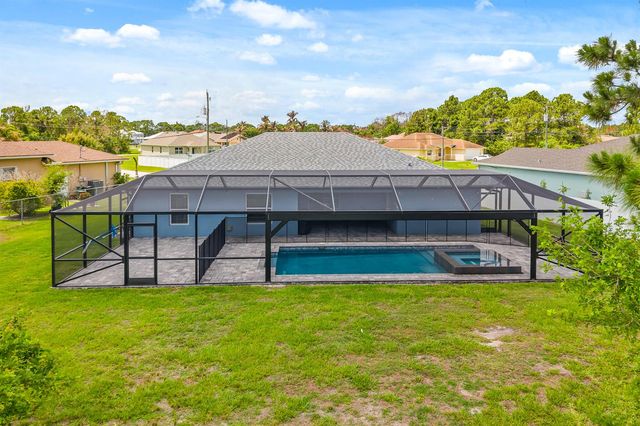 5847 NW Gillespie Avenue, Port St. Lucie, FL 34986