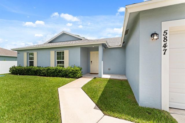 5847 NW Gillespie Avenue, Port St. Lucie, FL 34986
