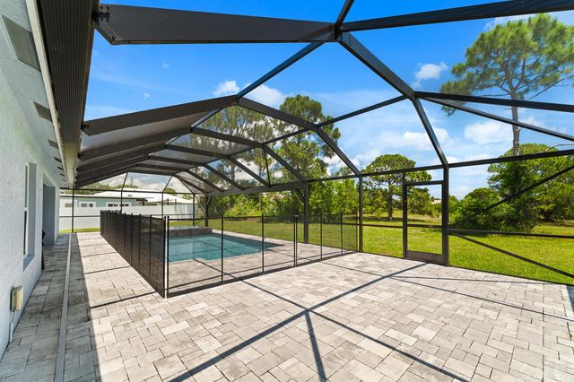 5847 NW Gillespie Avenue, Port St. Lucie, FL 34986