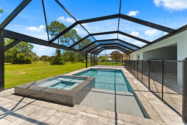 5847 NW Gillespie Avenue, Port St. Lucie, FL 34986
