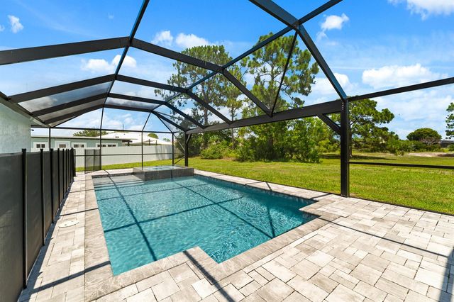 5847 NW Gillespie Avenue, Port St. Lucie, FL 34986