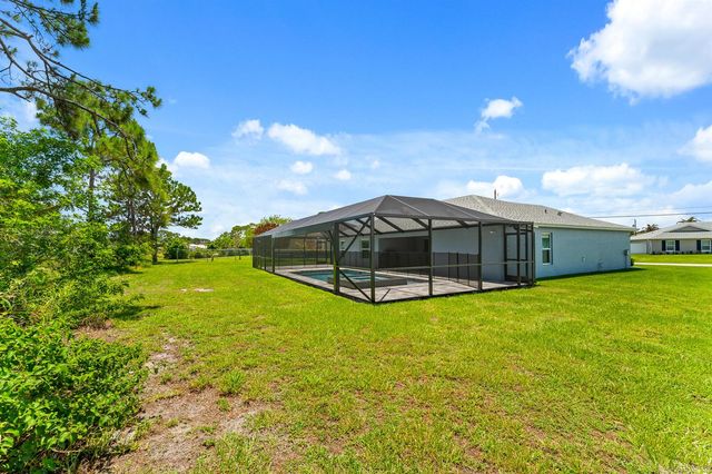 5847 NW Gillespie Avenue, Port St. Lucie, FL 34986