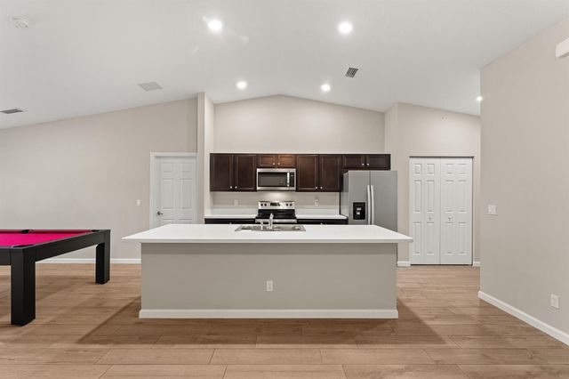 5847 NW Gillespie Avenue, Port St. Lucie, FL 34986