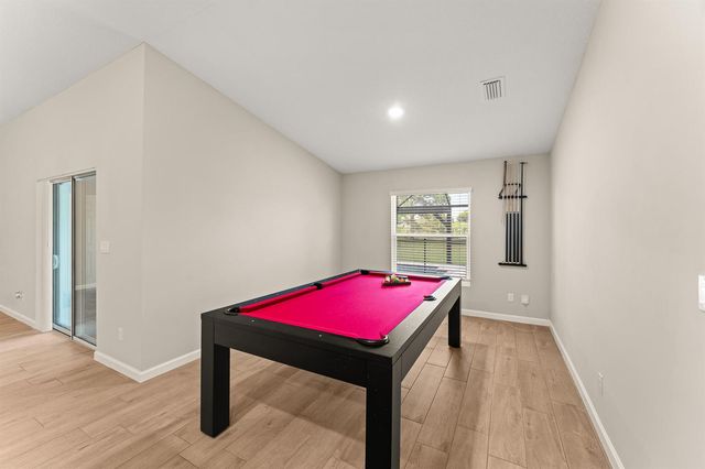 5847 NW Gillespie Avenue, Port St. Lucie, FL 34986