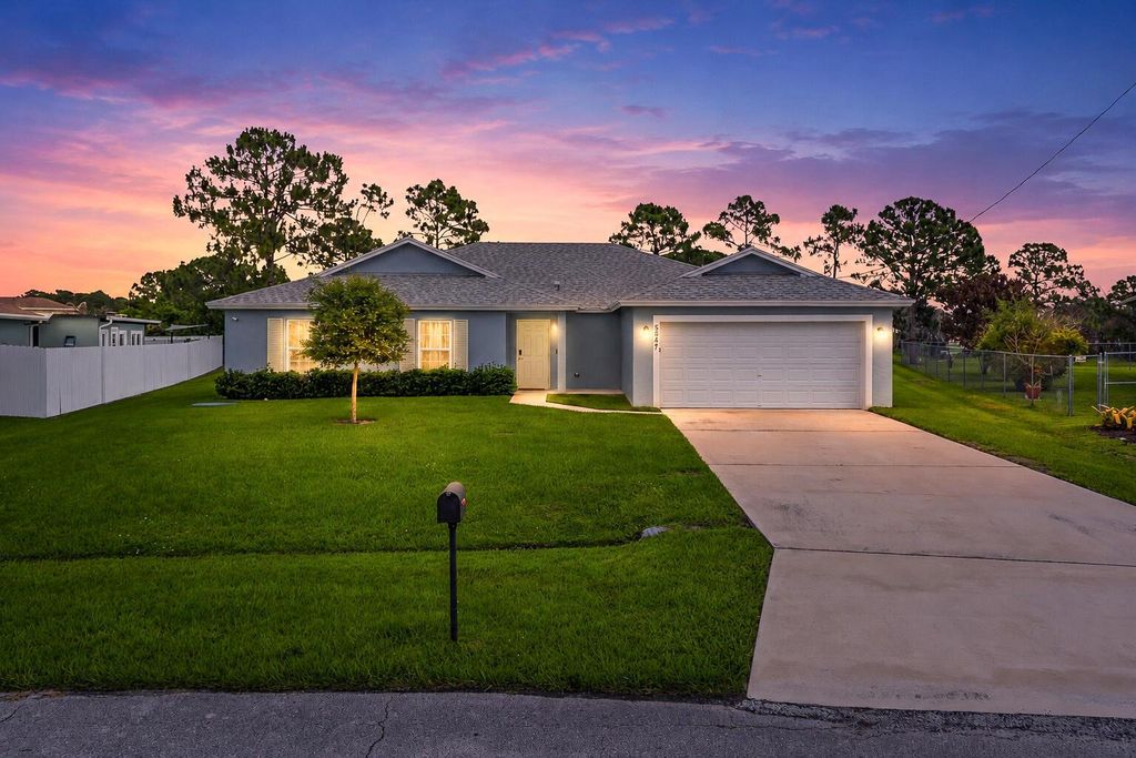5847 NW Gillespie Avenue, Port St. Lucie, FL 34986