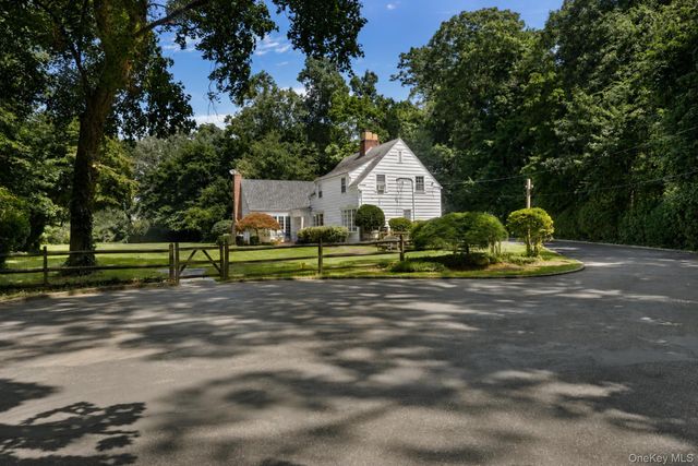 1 Stonegate Lane, Old Brookville, NY 11545