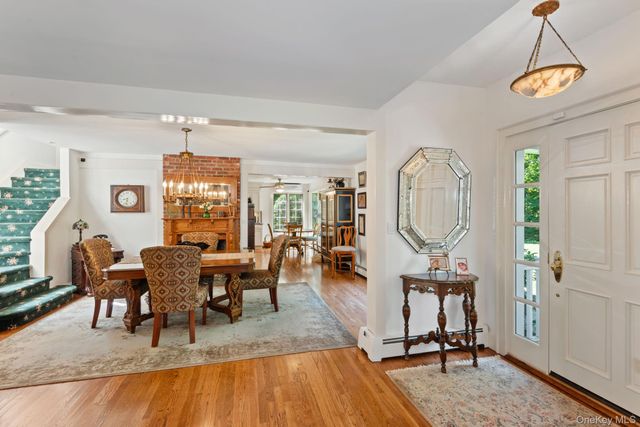 1 Stonegate Lane, Old Brookville, NY 11545