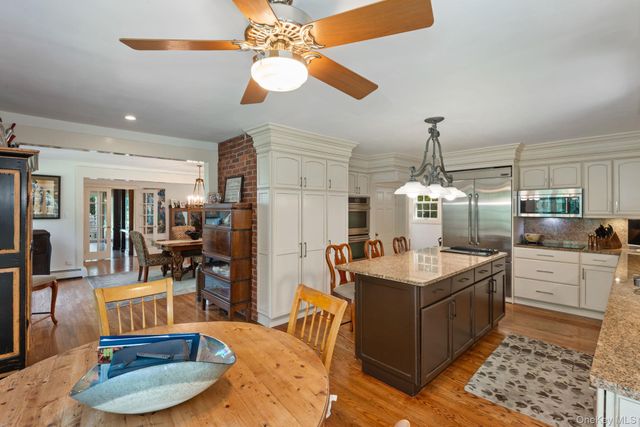 1 Stonegate Lane, Old Brookville, NY 11545
