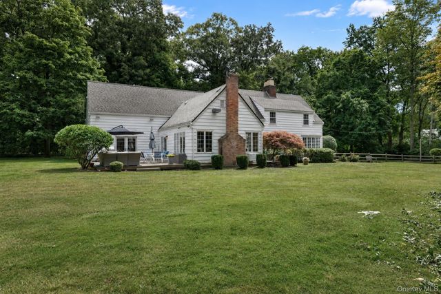 1 Stonegate Lane, Old Brookville, NY 11545