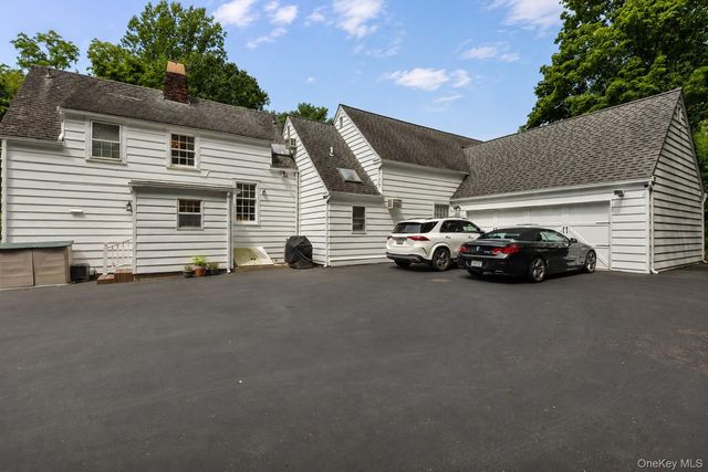 1 Stonegate Lane, Old Brookville, NY 11545