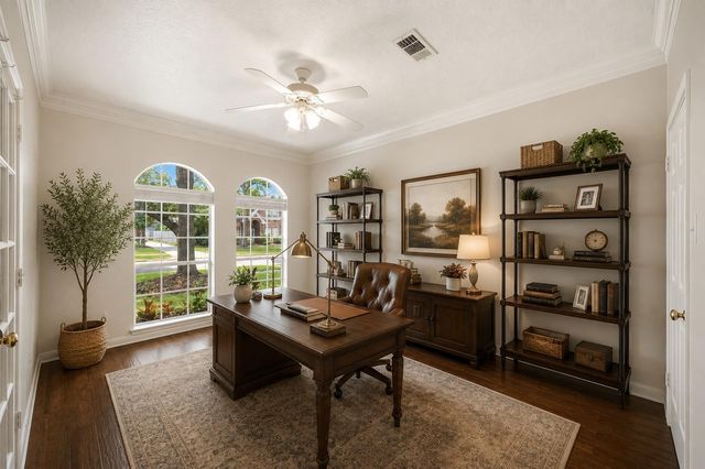 2216 Fairwater Park Drive, League City, TX 77573