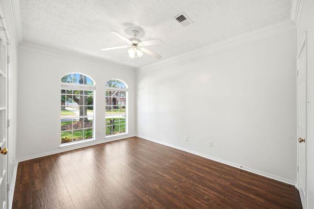 2216 Fairwater Park Drive, League City, TX 77573