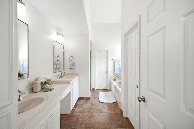 2216 Fairwater Park Drive, League City, TX 77573