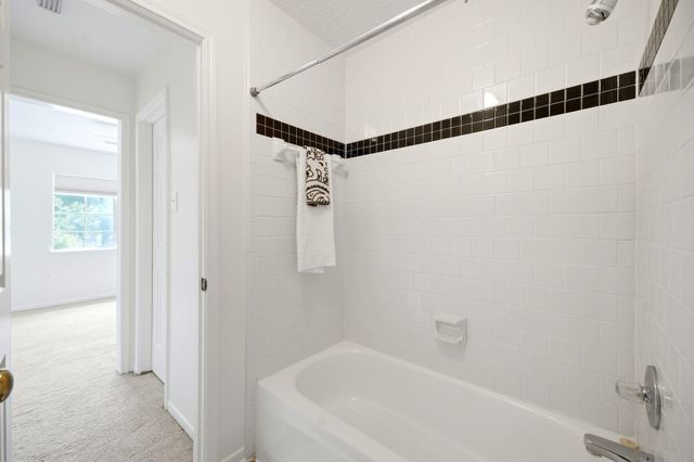 2216 Fairwater Park Drive, League City, TX 77573