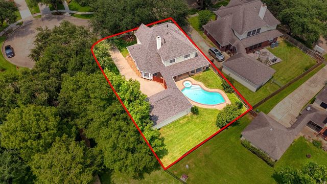 2216 Fairwater Park Drive, League City, TX 77573