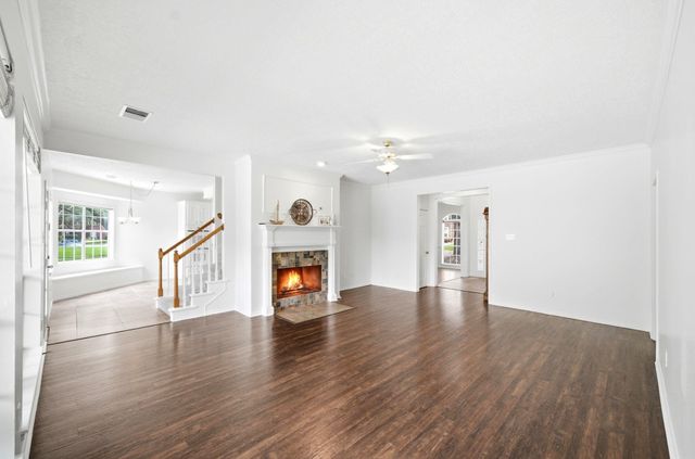 2216 Fairwater Park Drive, League City, TX 77573