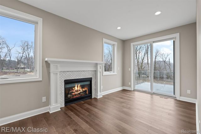 5567 Huron River Drive, Scio Township, MI 48130
