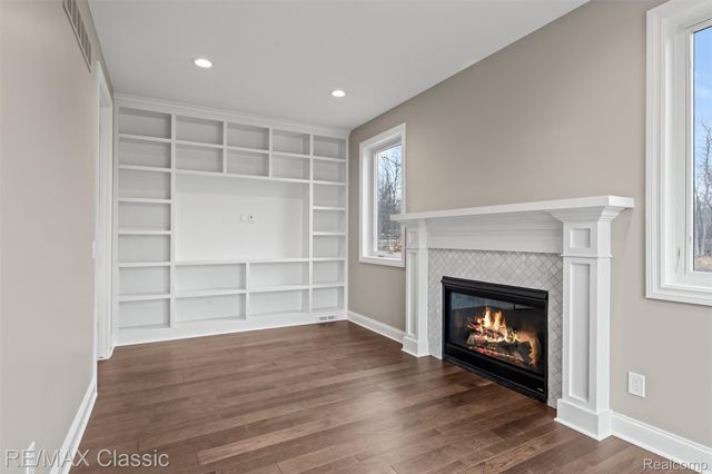 5567 Huron River Drive, Scio Township, MI 48130