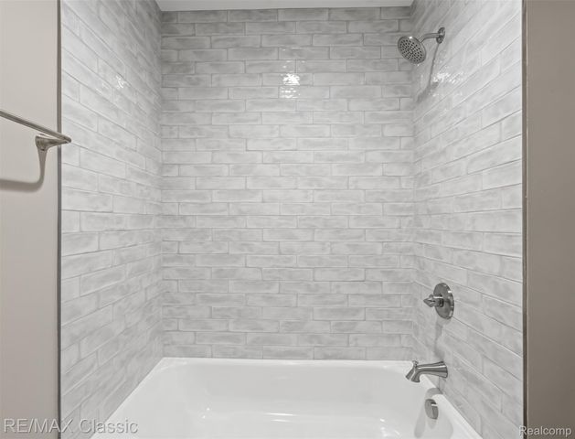 5567 Huron River Drive, Scio Township, MI 48130