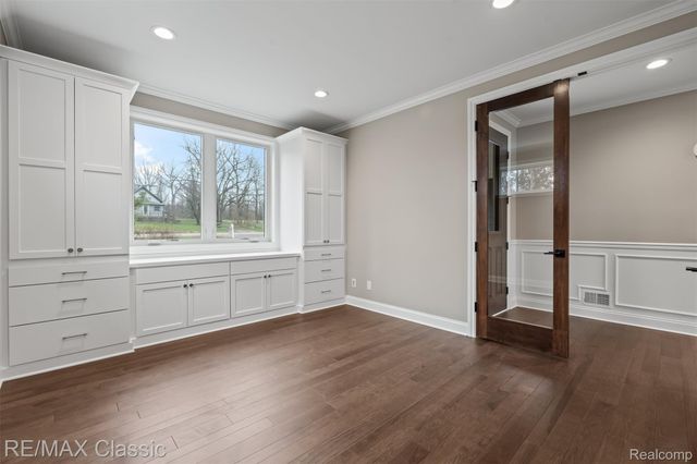 5567 Huron River Drive, Scio Township, MI 48130